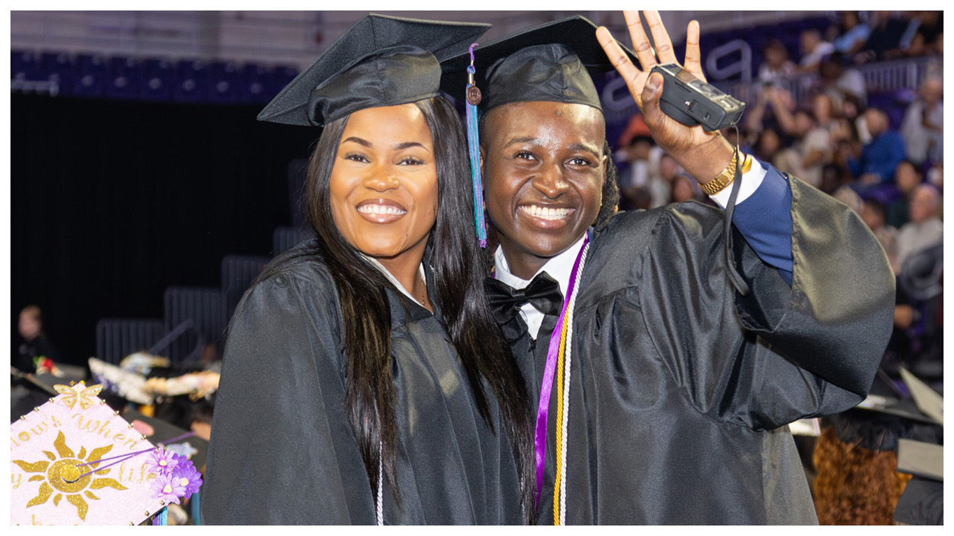 FSW students at commencement ceremony.